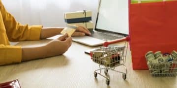 The Art of Smart Spending: Budgeting Tips for Online Shopping - Cover Image