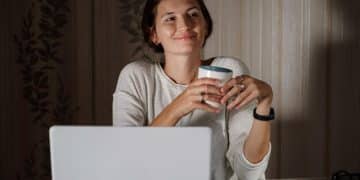 The Ultimate Guide to a Realistic Online Shopping Budget in the US for 2025 - Cover Image